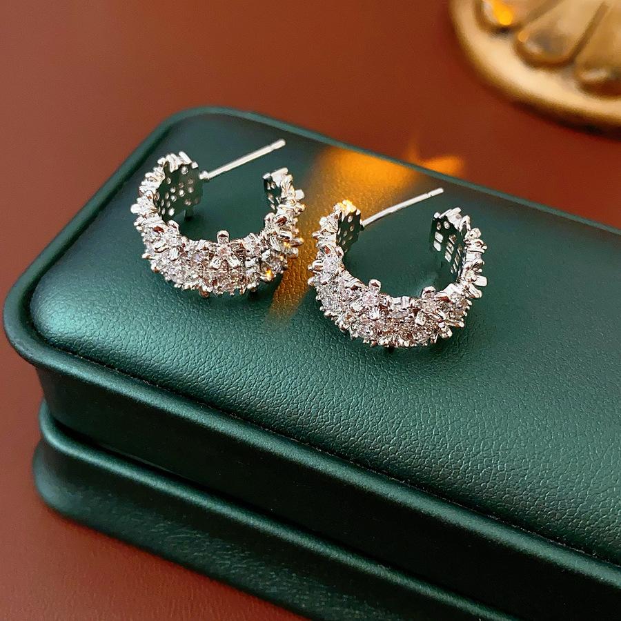Hollow C-shaped Temperament Cool Style Versatile and High-end Earrings 1 pair of earrings серебряный