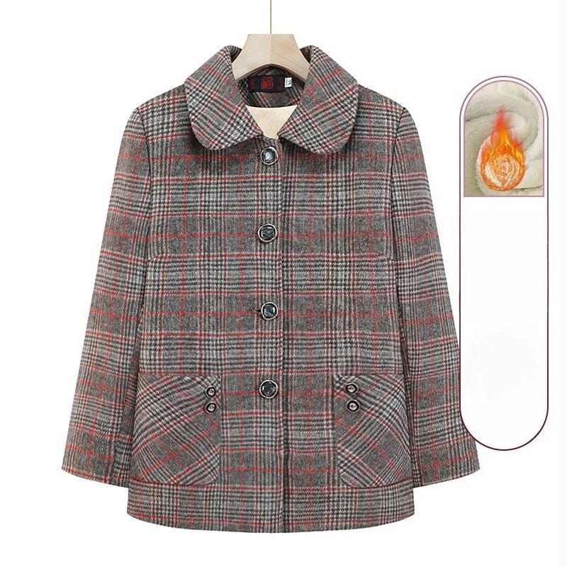 

Бабушки носят осенние и зимние пальто, а матери носят иностранную одежду.. Новая одежда для пожилых людей утеплена и отделана бархатом. 5XL