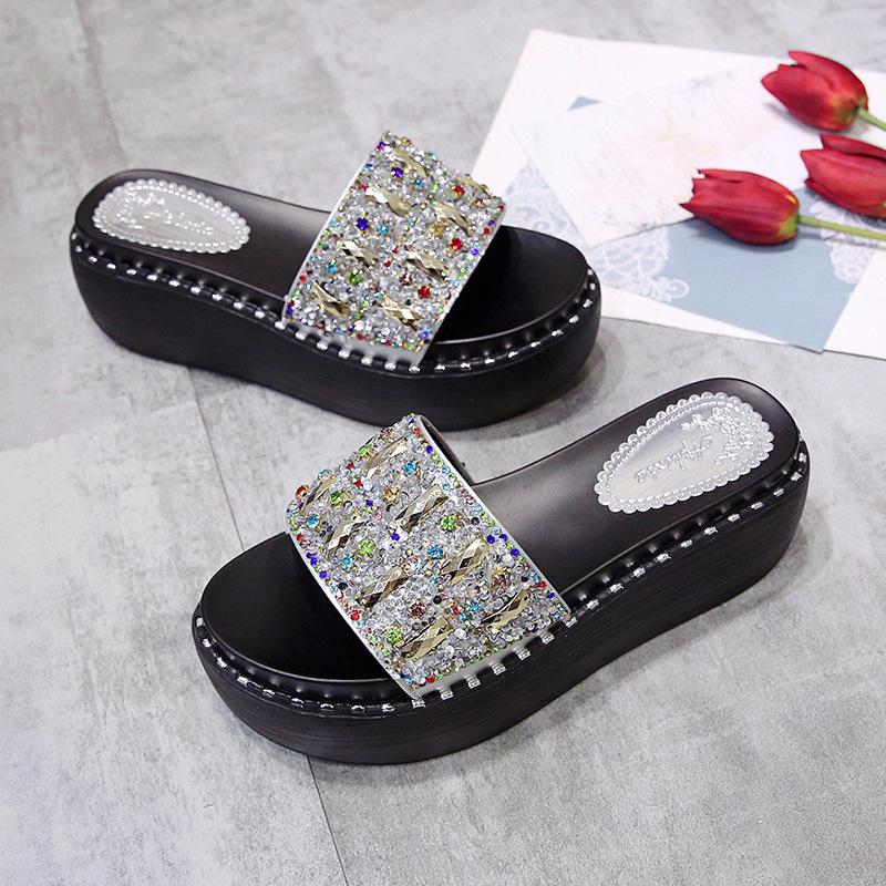 

Крутые шлепанцы на толстой подошве женские летние новые с пайетками и стразами на танкетке, подошва-маффин, шлепанцы с одним ремешком, уличная обувь, обувь на платформе 40 серебряный