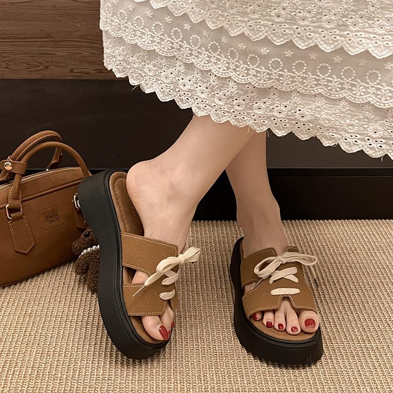 Slippers Women 2025 Casual Retro Vacation Spring and Summer Feet Cool Slippers Women Are Not Tired and Pedal Soft Bottom New Beach