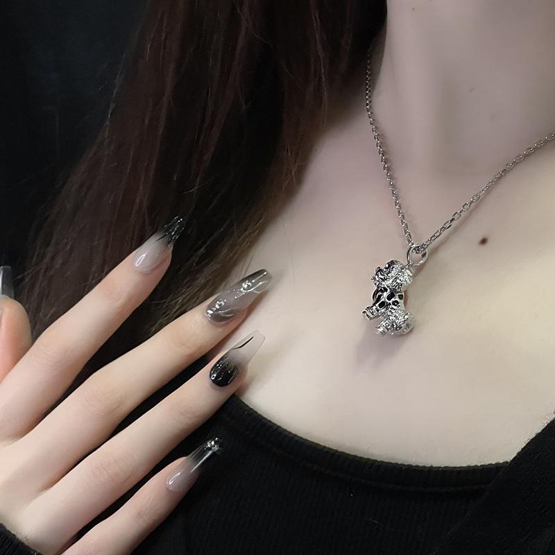 Dark Wind Personalized Dog Necklace Niche Design French High-End Clavicle Chain Fashion Women'S Jewelry