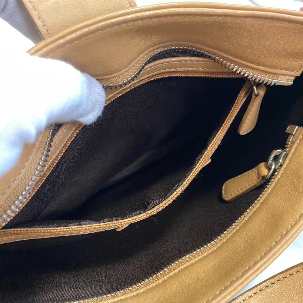 Coach 7789 Pouch Leather Shoulder Bag Beige Leather Women Used