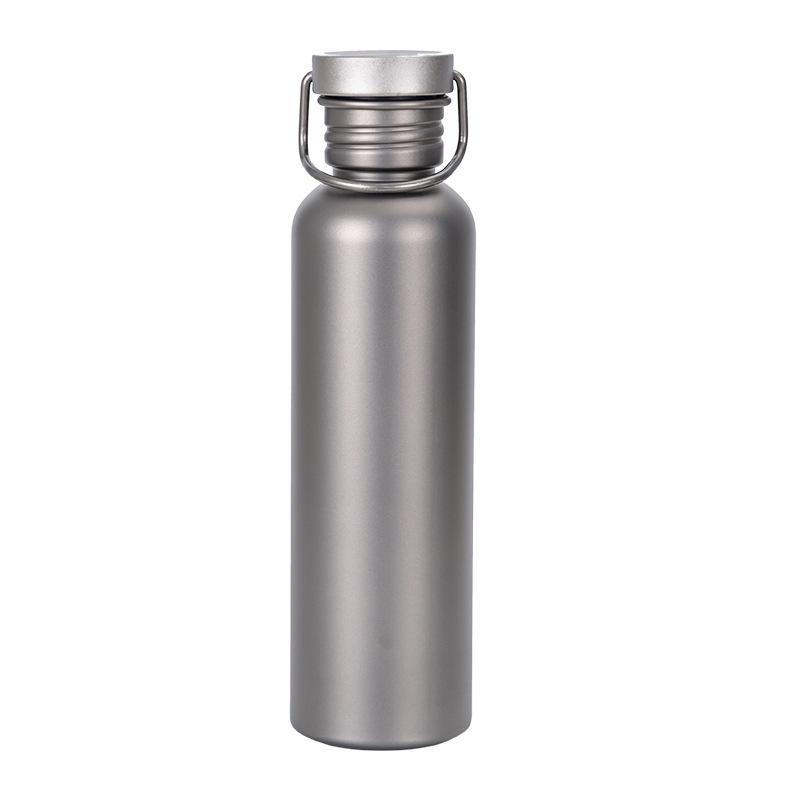 Reine Titan-Sportwasserflasche, Outdoor-Radfahren und Reisebecher, tragbare, leichte Camping-Wasserflasche