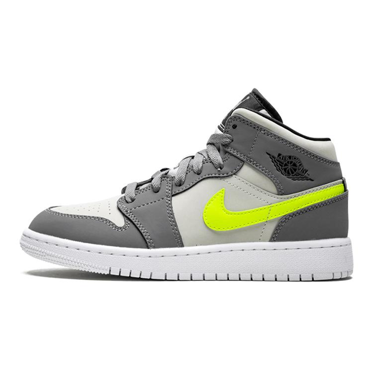 

Jordan 1 Mid GS Gun Smoke Volt 554725-072 35.5