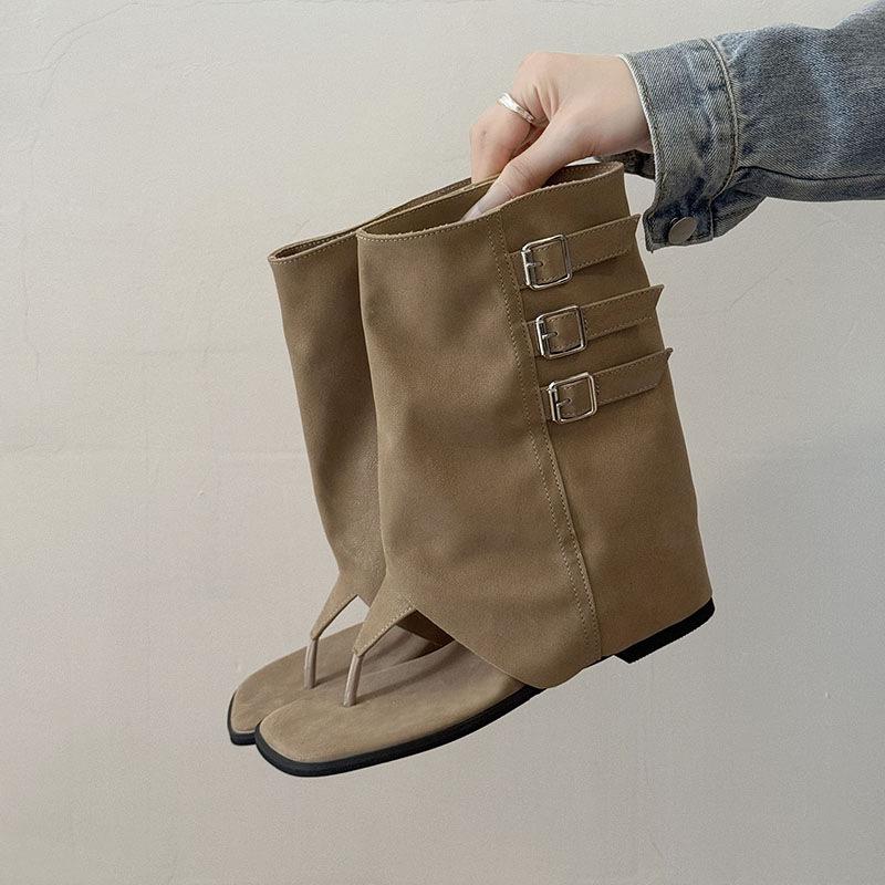 Retro toe sandals women's new spring and summer belt buckle short trousers boots flat herringbone cool boots women