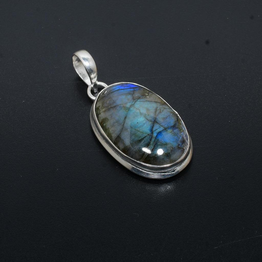 Blå Flashig Labradorit Ädelsten Handgjord 925 Sterlingsilver Hänge Naturlig Labradorit Hänge Oval Design Hänge Svart Regnbåge Smycken För Gåvor