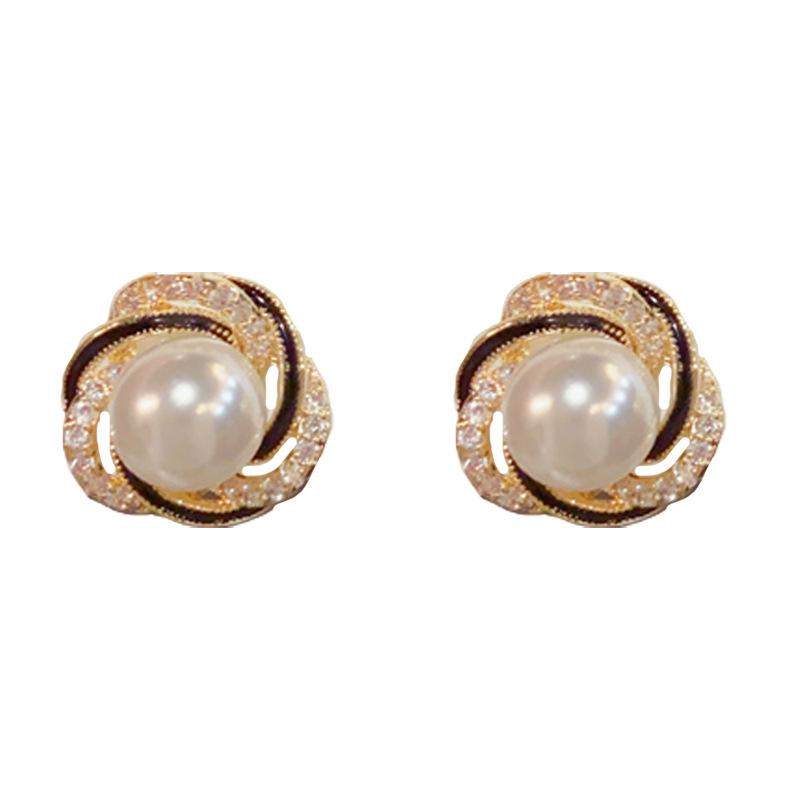 Women's Summer Exquisite Fashion Small Versatile Earrings
