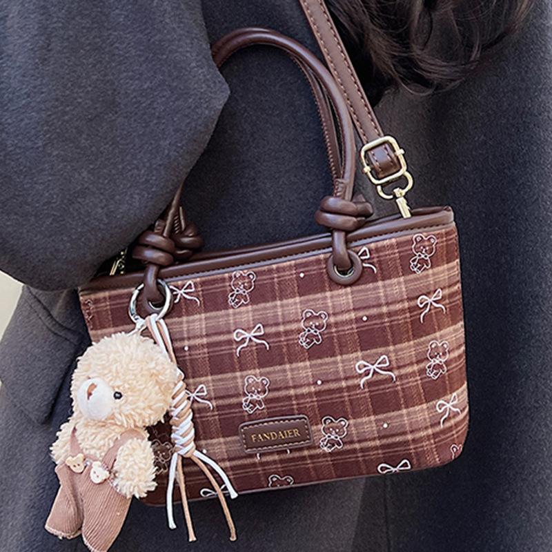 Winter New Fashionable High-value Plaid Commuter Shoulder Bag Casual Bag Simple Messenger Bag