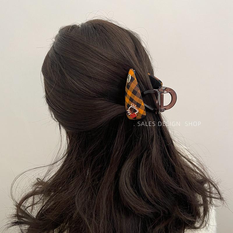 Korean Retro Plaid Triangle Claw Clip - Elegant Hair Accessory for Women