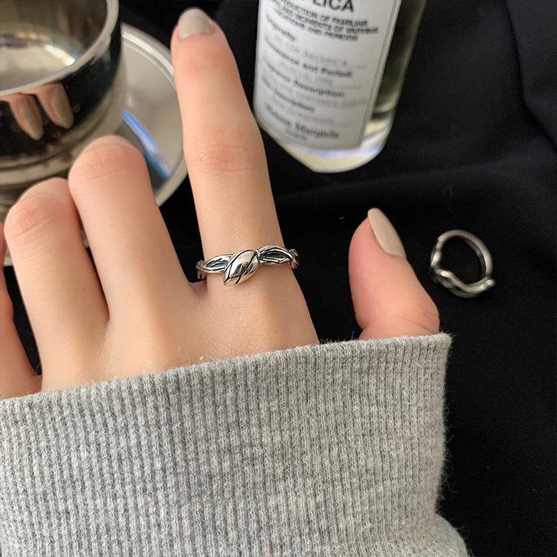 

Винтажное модное корейское регулируемое кольцо из серебра 925 пробы со сложным полым дизайном, идеально подходящее для модных нарядов J2433