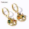 Boucles d'oreilles pendantes géométriques en laiton et zirconiums, style classique et tendance, pour femme. Idée cadeau pour une soirée.