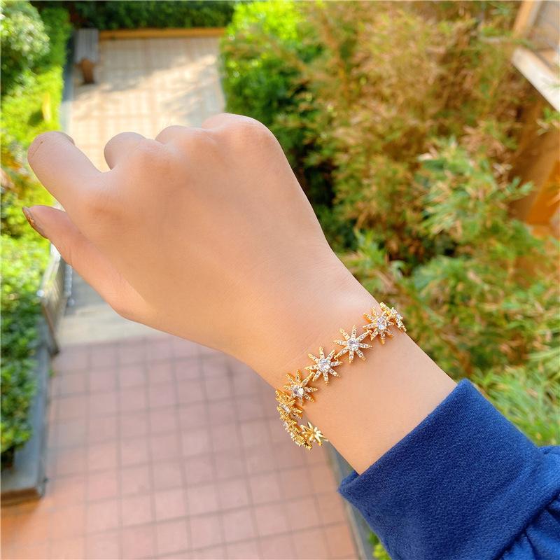 European and American New Fashion Trendy Accessories Women's Creative Bracelet Simple Zircon Flower Bracelet 2026