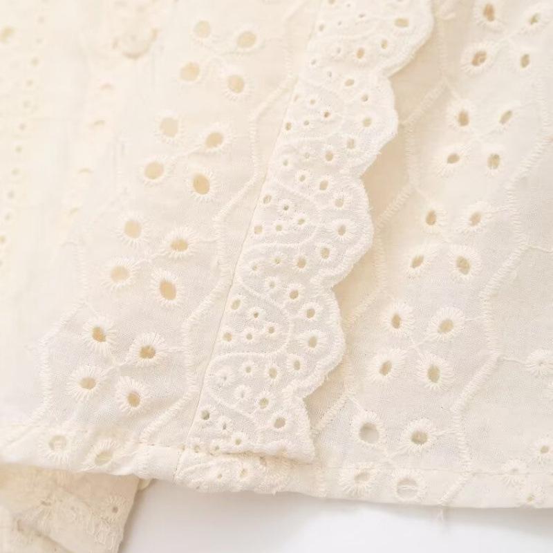 Summer Women's Fashion: European & American Long-Sleeved Embroidered Hollow Top