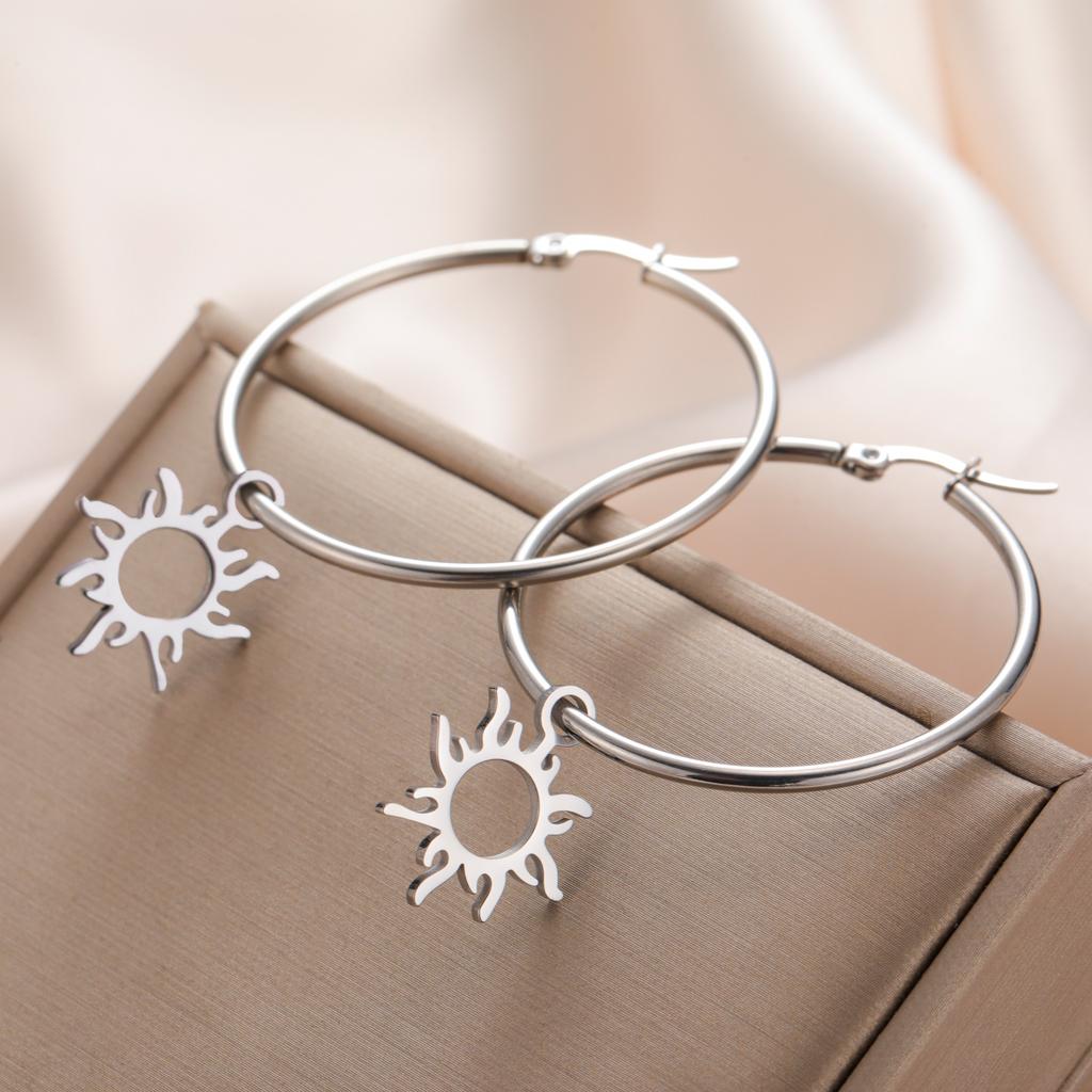 Teamer Trendige Große Creolen Stern Sonne Herz Blume Ahornblatt Edelstahl Ohrringe für Damen Mädchen Street Office Schmuck