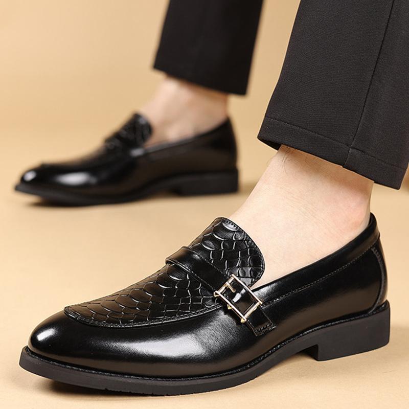 Gentleman Monk Strap Loafers New Men Pointed Belt Buckle Leather Shoes Male Designer Formal Wedding Dress Homecoming Footwear