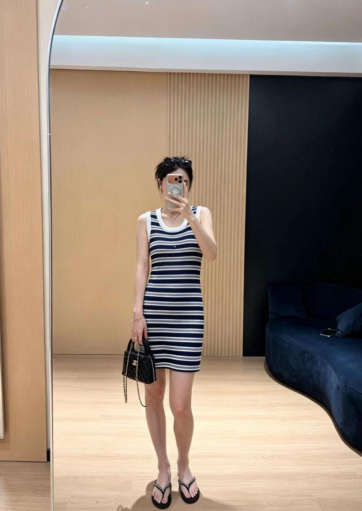 Stylish European Knit Embroidered Stripe Round Neck Slim-Fit Vest Dress