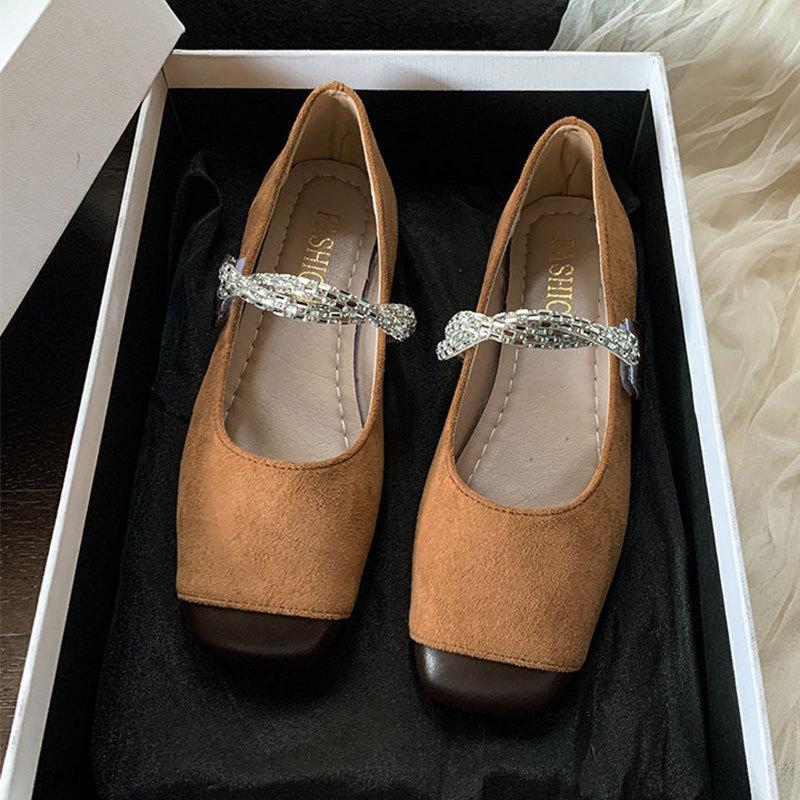 

Нежные балетки, туфли на плоской подошве во французском стиле с юбкой, мягкая подошва, ретро, новый китайский стиль, красные одинарные туфли, маленький ароматный стиль, женская обувь 40 верблюд