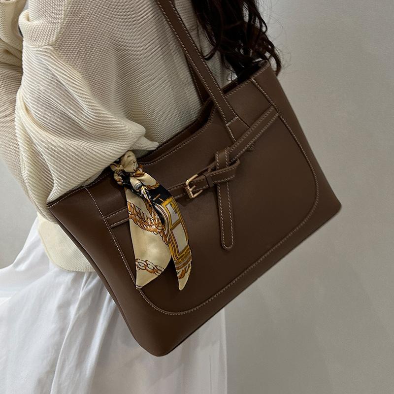 Daily Commuting To Work and Large Capacity Bag for Women In Summer Simple and Fashionable Tote Bag Niche Fashion Shoulder Bag