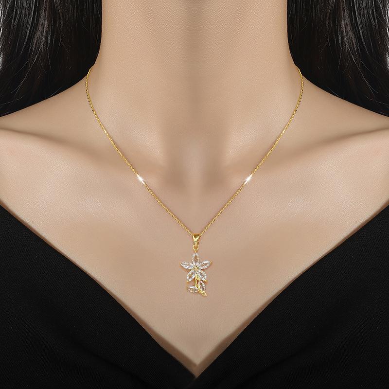Leaf Flower Light Luxury Temperament Gorgeous Full Diamond Necklace Female Versatile Collarbone Chain Titanium Steel Chain
