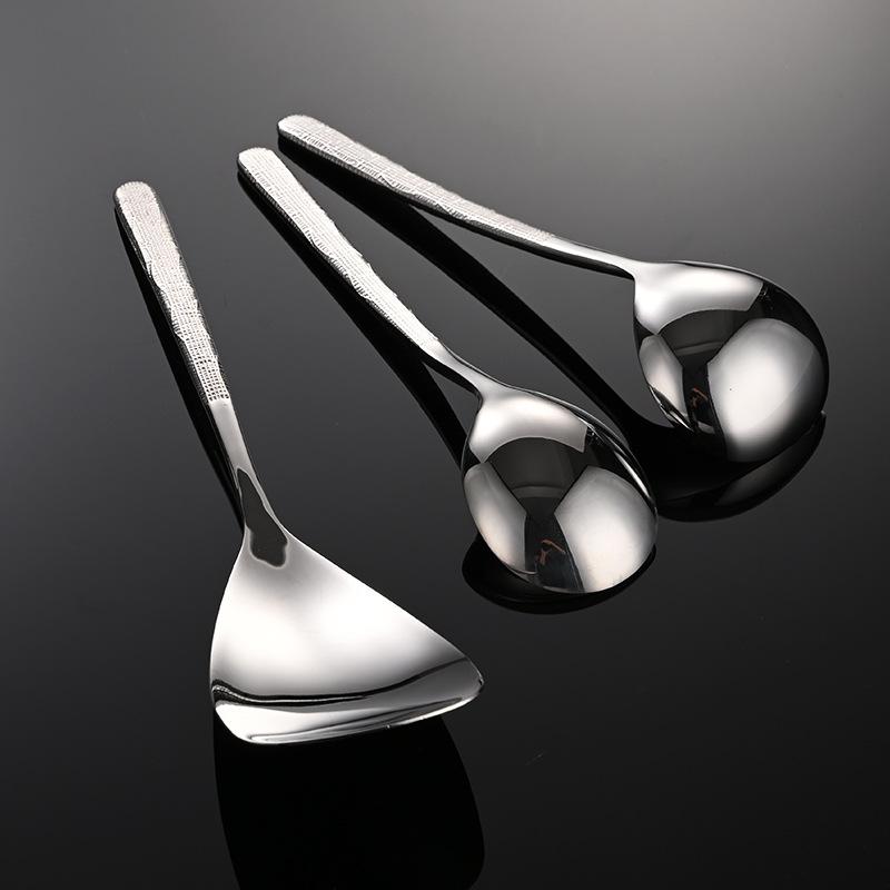 304 stainless steel crack spoon long handle distribution spoon shovel household round head spoon drinking spoon drilling pattern