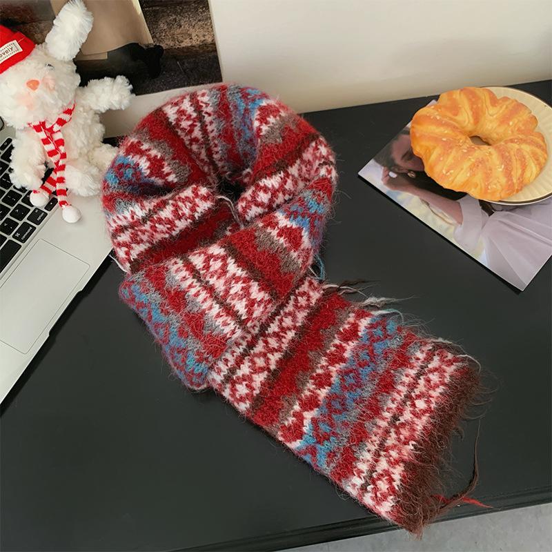 Fair Island mixed-color scarf women's autumn and winter warm retro high-end knitted scarf Korean atmosphere