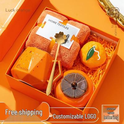 Geschenkset zum Internationalen Frauentag: Individuelles Souvenir mit Logo für Mitarbeiterveranstaltungen