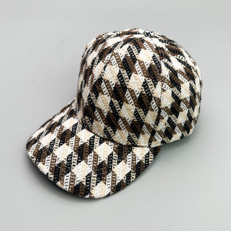 Printed Plaid Flower Embroidery Cap Autumn And Winter Men And Women Retro Versatile Fashion Warm Travel