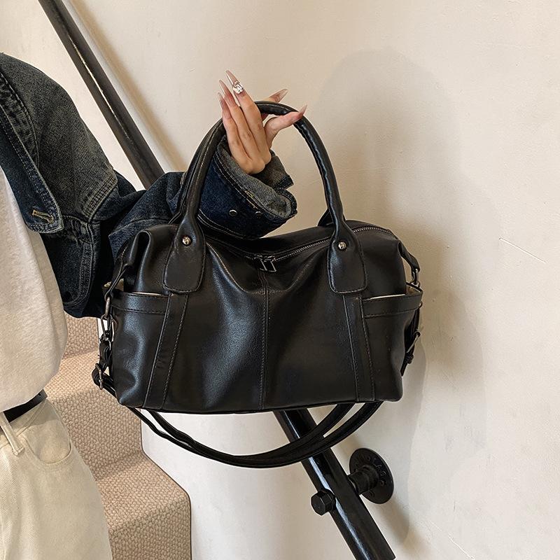 

2025 новая простая модная ретро трендовая сумка женская большая вместительная сумка-тоут на плечо сумка-мессенджер 36*13.5*20 чёрный