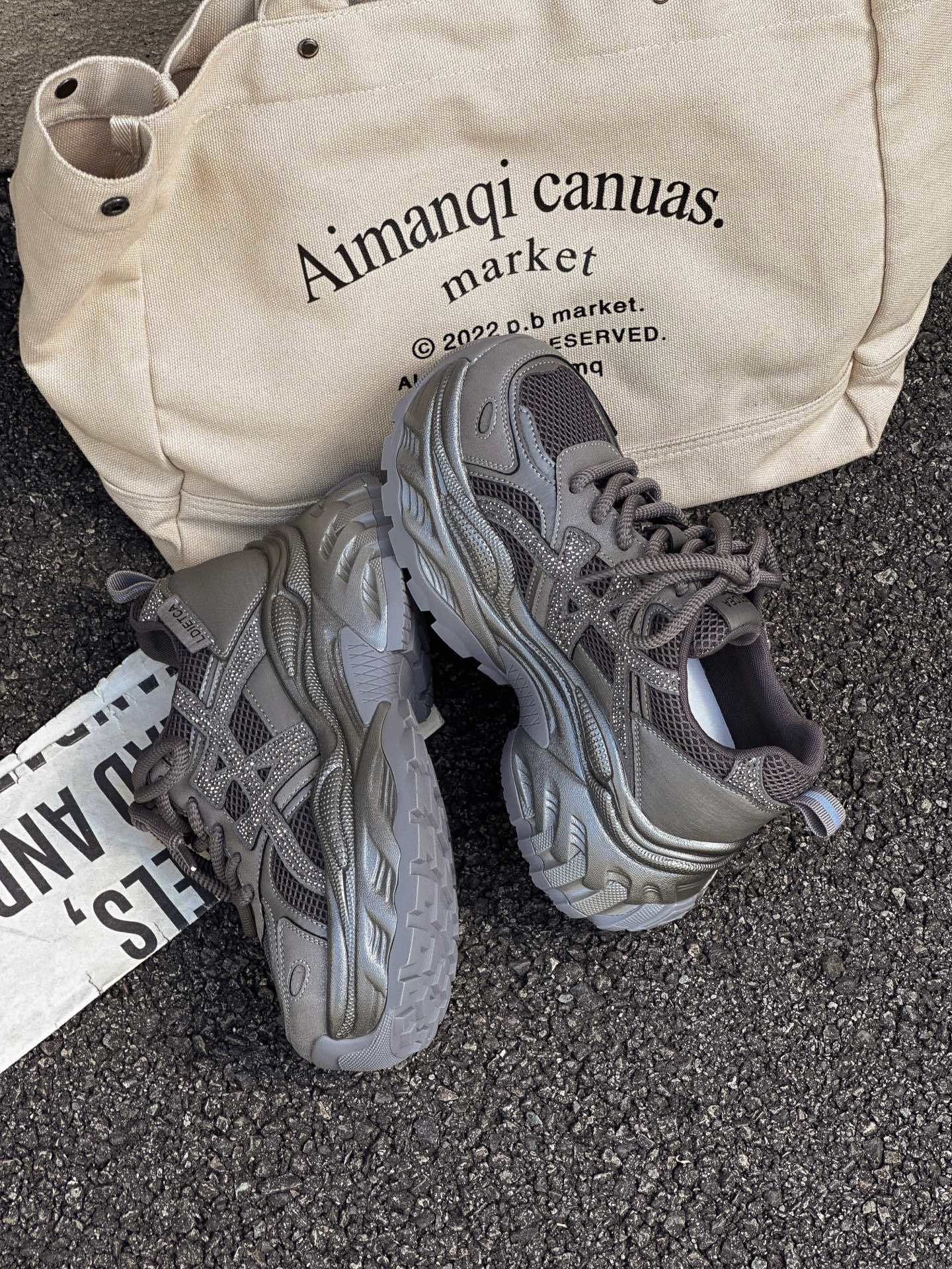 

Париж ретро немецкие тренировочные кроссовки женские туфли 2025 новые шнуровка повседневная обувь платформа интернет-знаменитость популярные спортивные туфли папины кроссовки 35