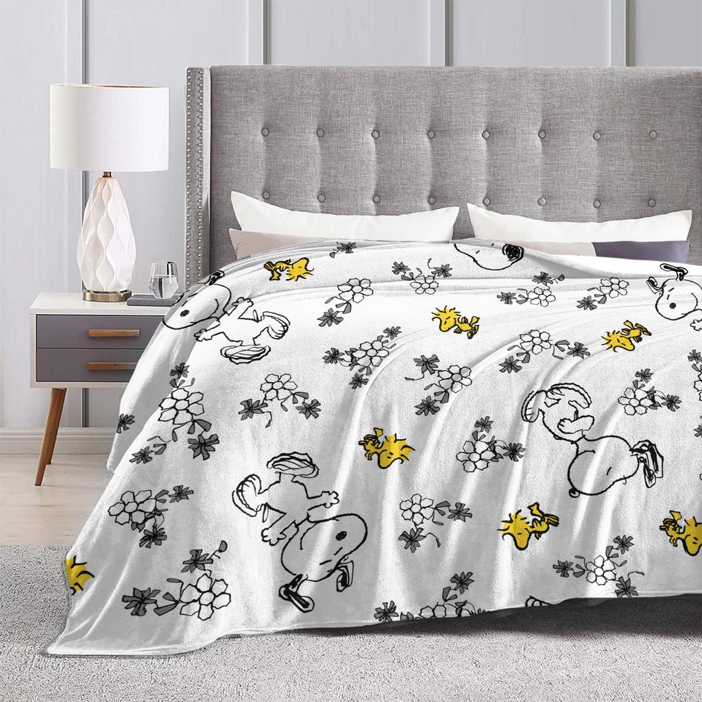 Snoopys Woodstock Flower Pattern Knitted Blanket Fleece Super Warm Throw Blankets for Bedroom Sofa Bed Rug