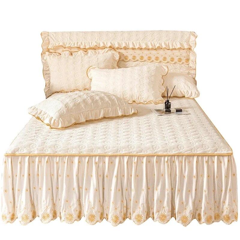 Colcha de veludo bordado Queen Size Capa de cama macia Inverno Grosso King Bed Skirt com 2 fronhas Roupa de cama para casa