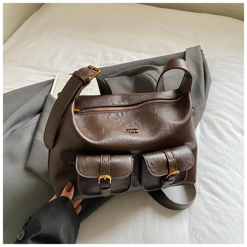 Large-capacity commuter bag women's winter new casual simple shoulder pillow bag fashionable messenger bag
