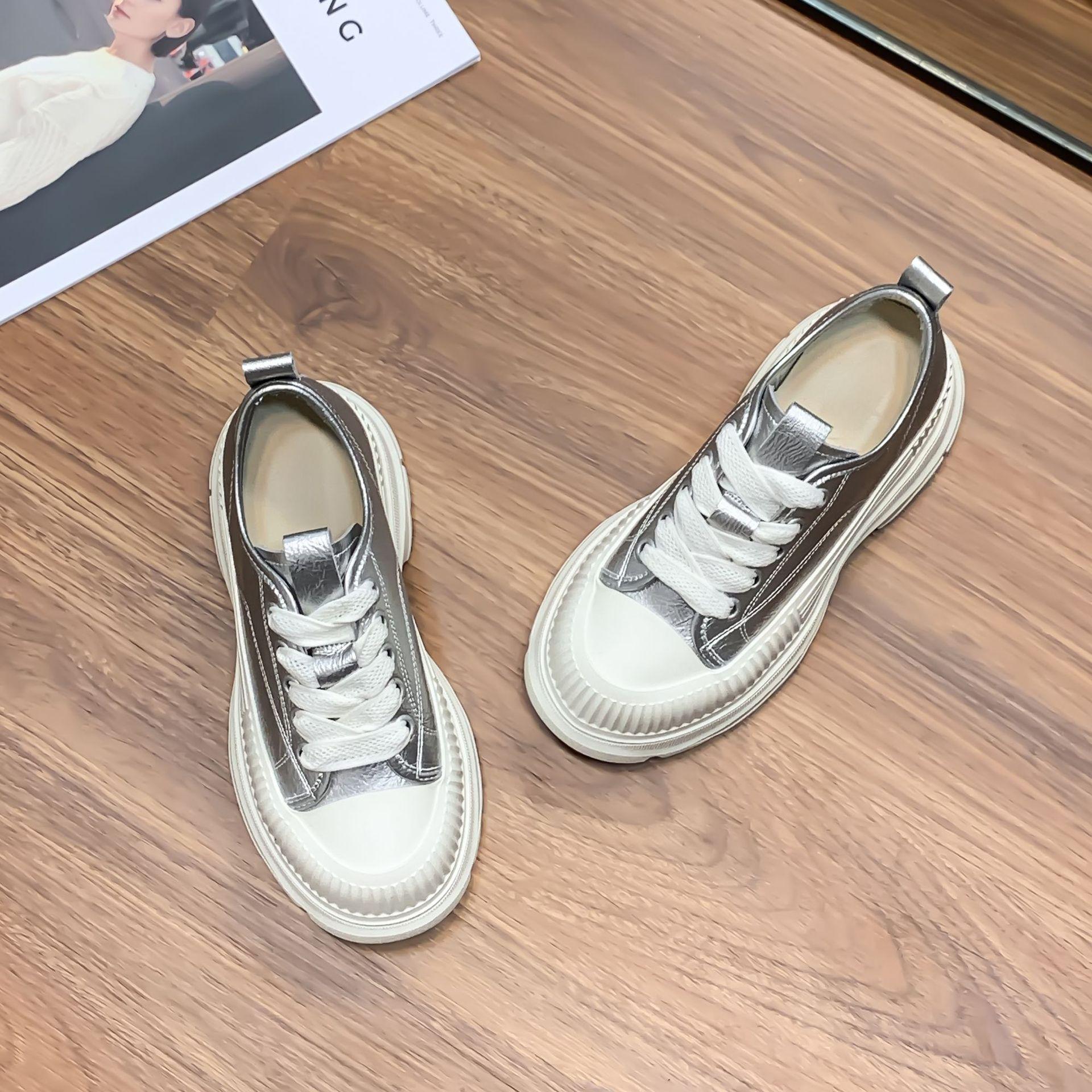 

2025 autumn new muffin thick-soled heightening casual canvas shoes women s sports little white shoes board shoes campus wind front lace-up 34