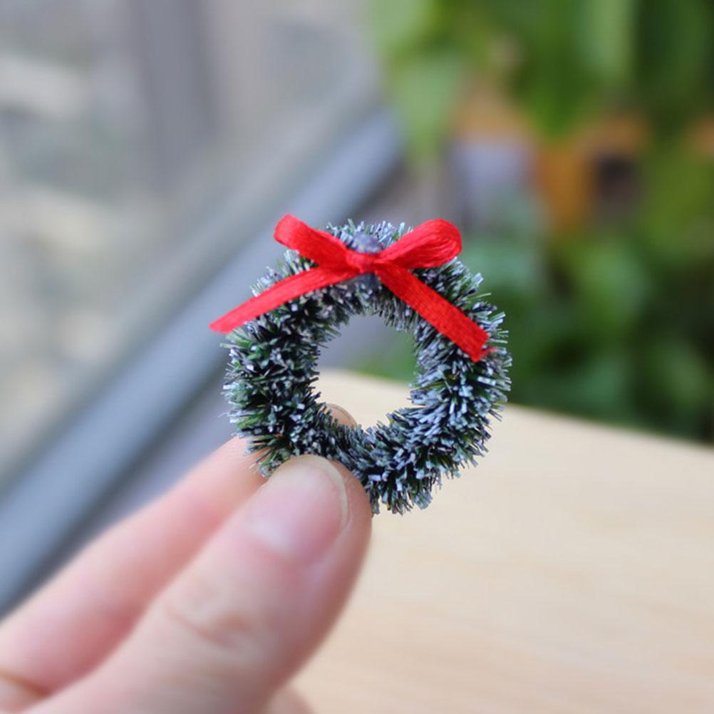 20 Pcs Model Christmas Small Wreath Window Decorations 1 12 Scale Dollhouse Accessories Plastic Mini