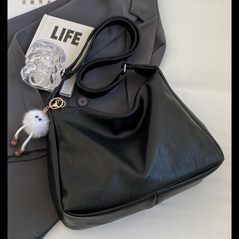 Simple wind large capacity soft messenger bag women's new trendy fashion versatile casual out shoulder bag