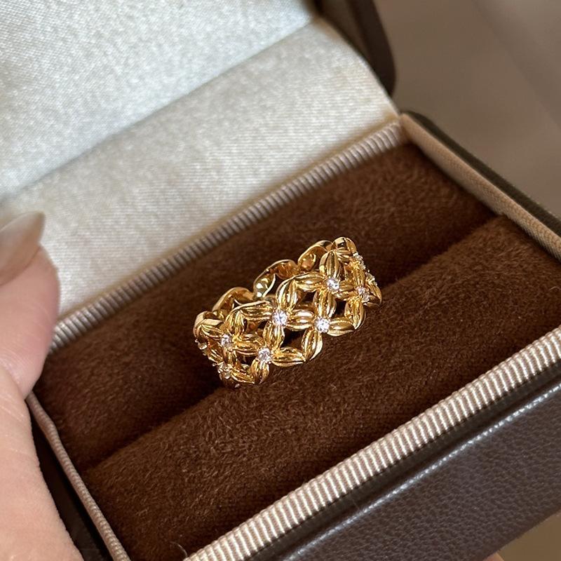 Hollow out flower dot diamond rings for women new in fashion light luxury glossy ring wedding adjustable dreamy wedding