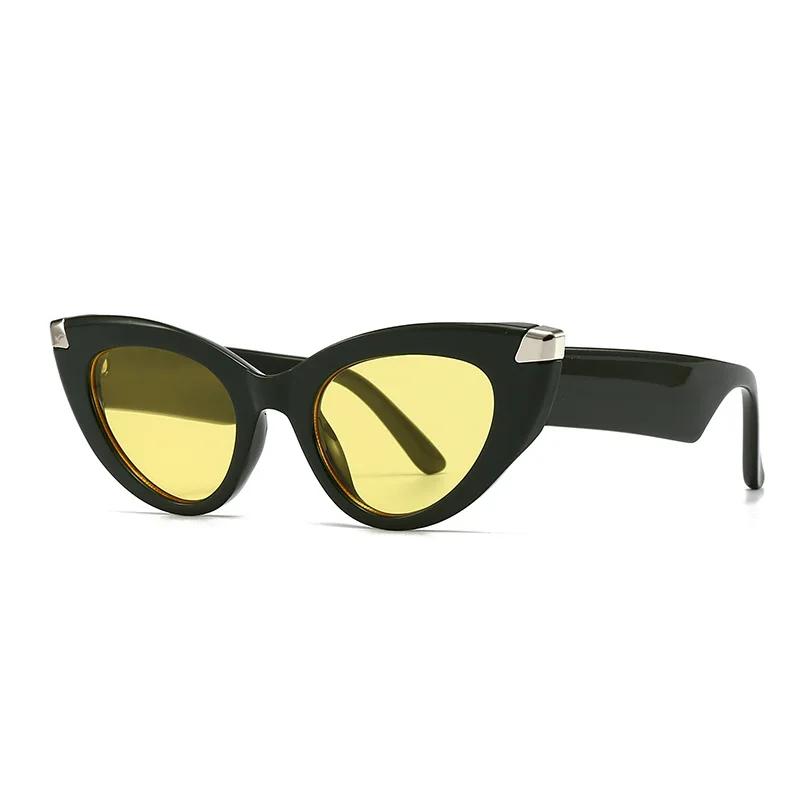 Luxury Brand Designer Vintage Cat Eye Big Frame Sunglasses Women For Female Sun Glasses Punk Rivet Popular Outdoor Shades UV400