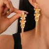 Vintage Metall Drei-Blumen-Hängeohrringe für Damen Bling Lange Quaste Strass-Kettenohrringe Übertrieben Elegant Zirkonia