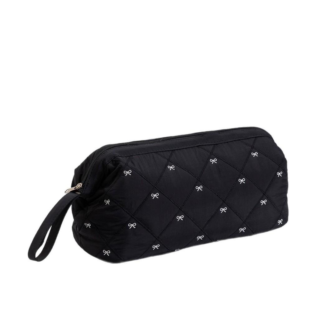 Large Cube Style Travel Storage Bag With Multifunctional Design For Vacation Use