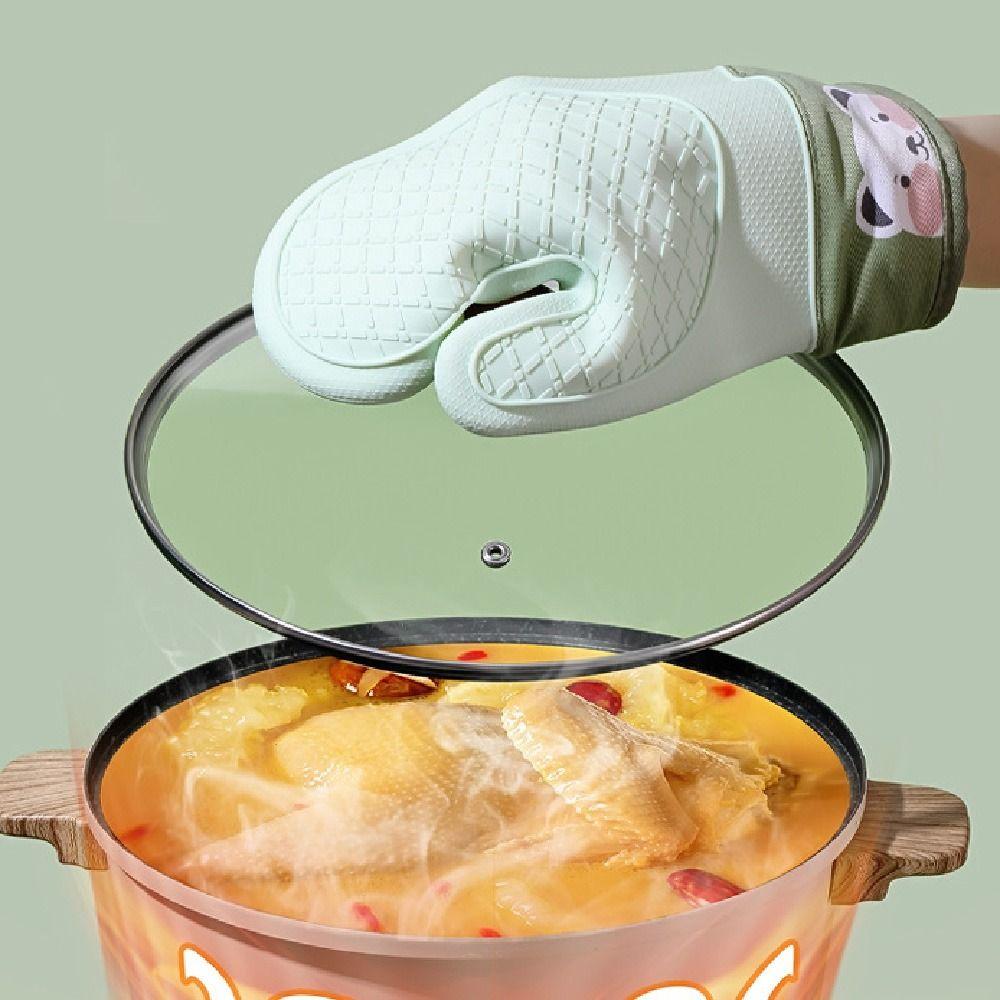 2Pcs Thickened Silicone Insulation Gloves Cartoon Bear Kitchen Hand Clamps Oven Mitts  Cooking