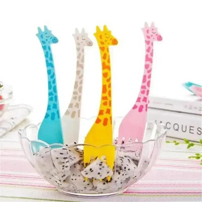 12Pcs Animal Farm Mini Cartoon Children Tableware Kids Cake Salad Dessert Food Giraffe Fruit Fork Toothpick Random Colors
