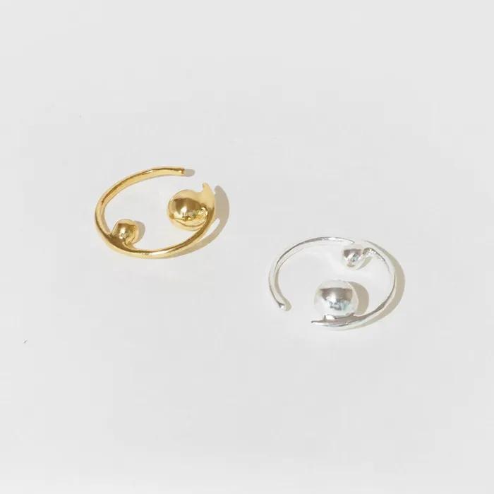 Curve Motion - Ear Cuff 01