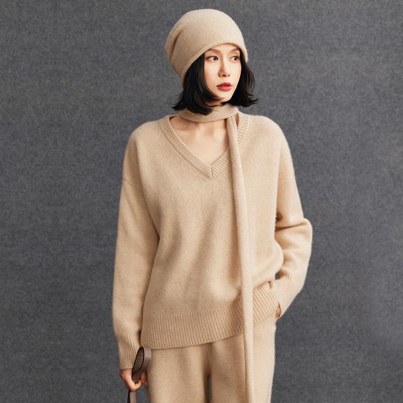 Women's V-neck Cashmere Sweater - 2026 Autumn/Winter, Gentle Style, Loose, Slimming, Thick Base Layer Pullover.