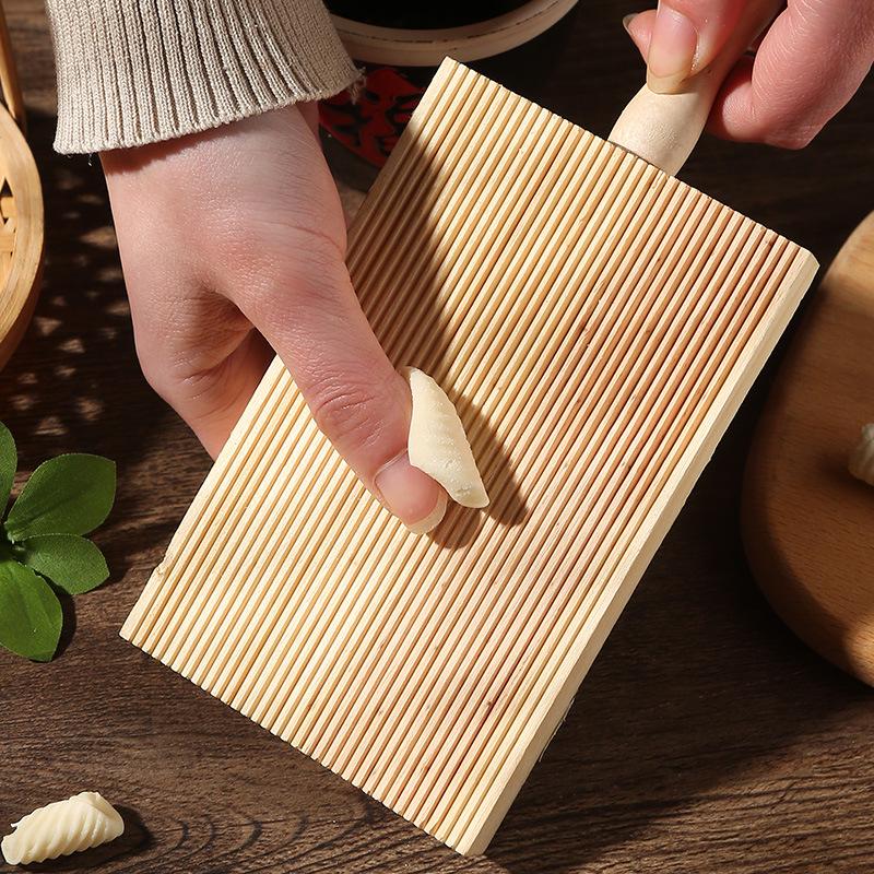 Italian Gnocchi Wooden Rubbing Board - Spiral Pattern Tool for Pasta and Baking