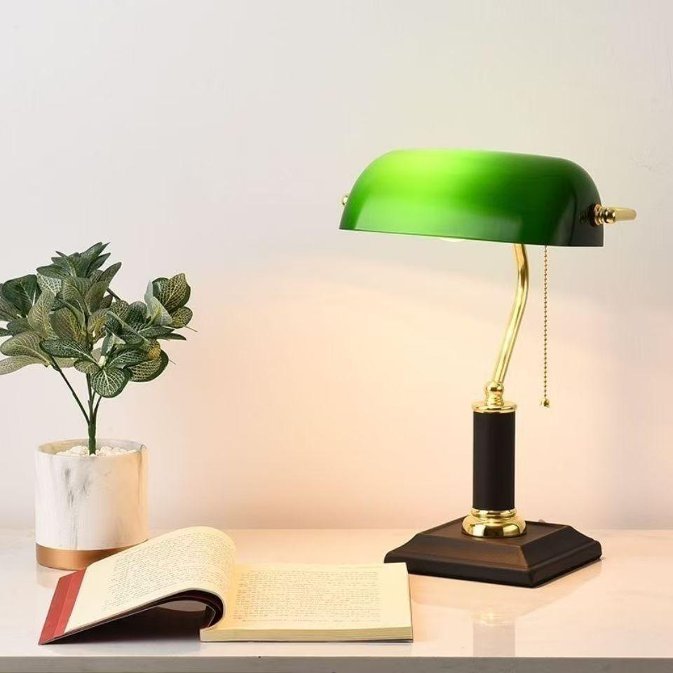 Retro Shanghai-Style Desk Lamp: Creative and Fashionable Design