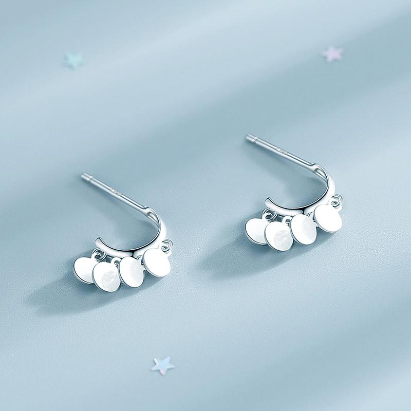 Design Stud Earrings Female Personality Japanese And Korean Temperament Cold Wind Earrings Creative Niche Curved Disc Fringed Earrings