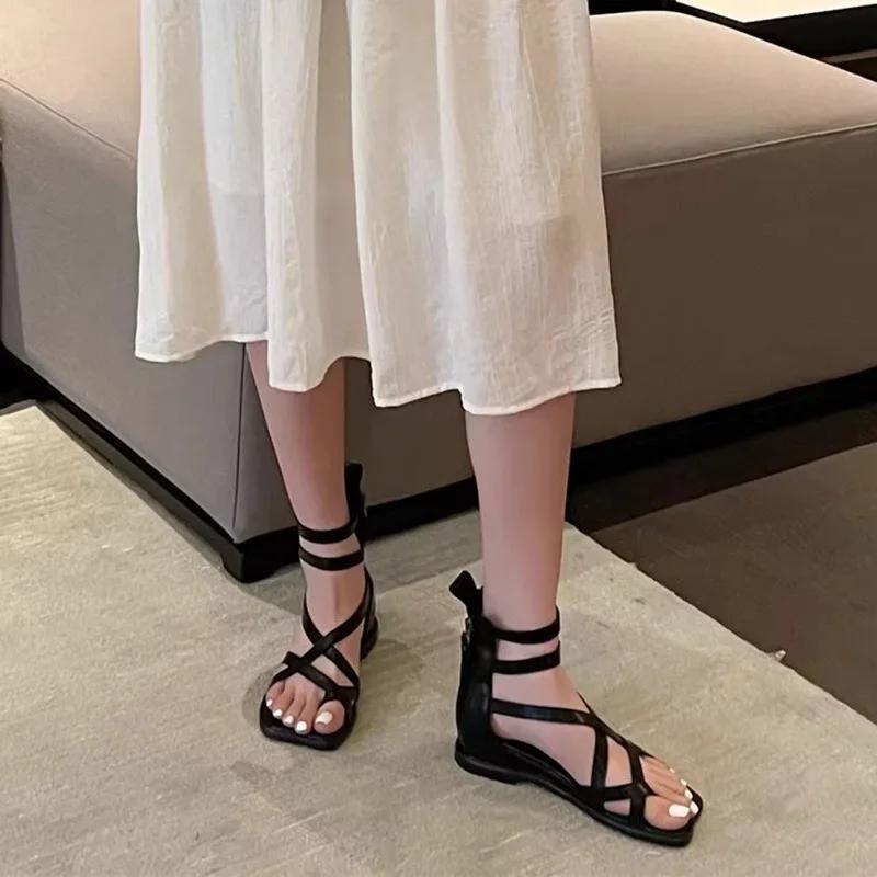 Mode Hochhackige Sandalen Neue Modische Vielseitige Eckige Zehenpartie Überkreuzte Riemchen Zehenfrei Flache Römische Damenschuhe