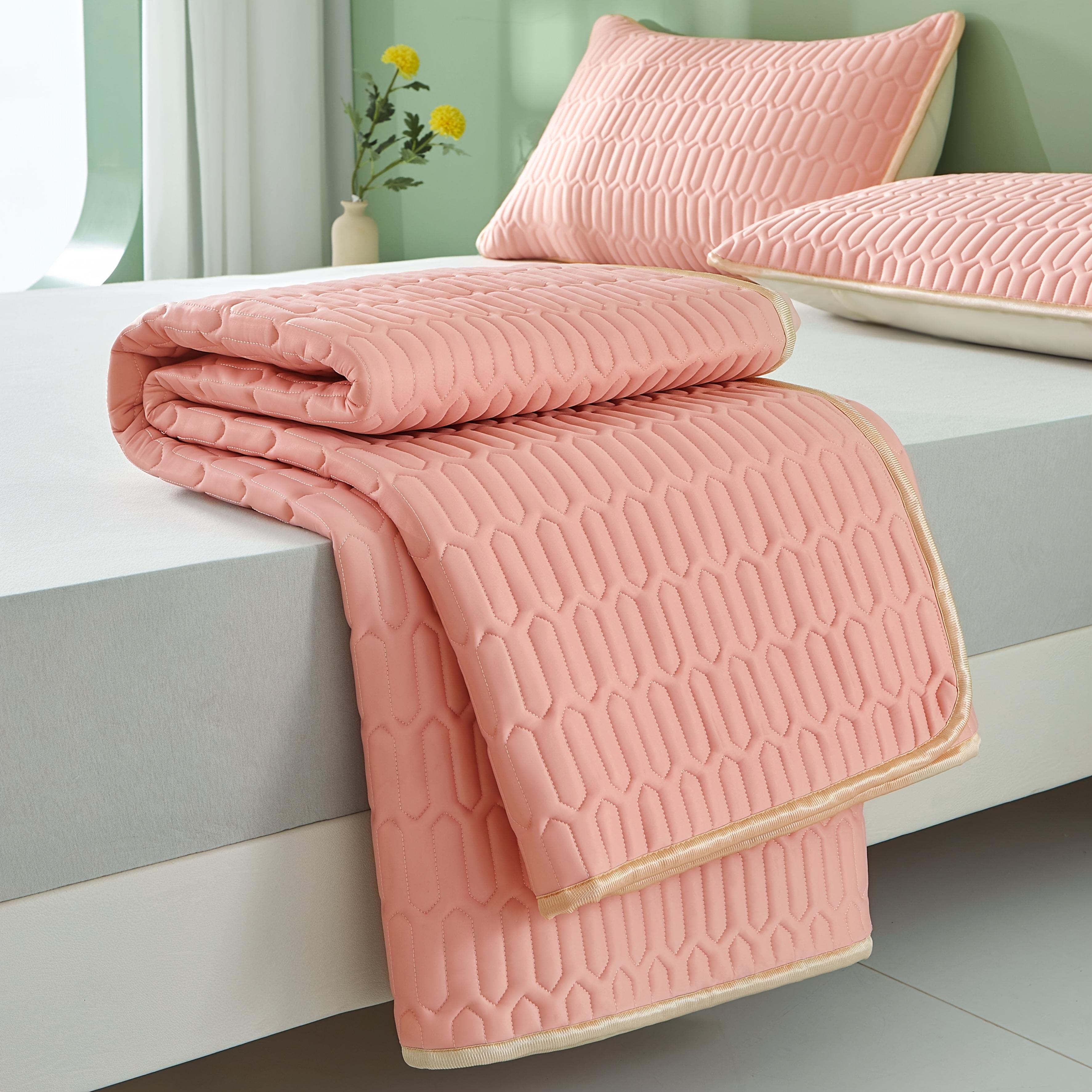 

Cool Feeling Ice Fabric Bed Home Summer Cold Mattress Cover Bed Cover Washable Mattresses Elastic Band Four Corners Bedspreads 90x200cm вишневый розовый
