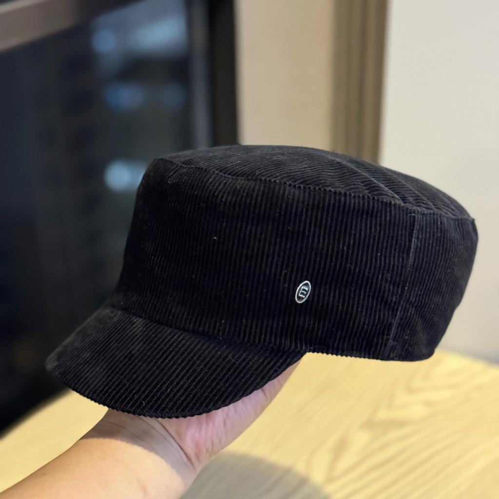 Autumn and Winter New Corduroy Hong Kong Style Flat Top Cap Versatile Temperament Wide Brim Atmospheric Flat Top Hat Fashionable Hat