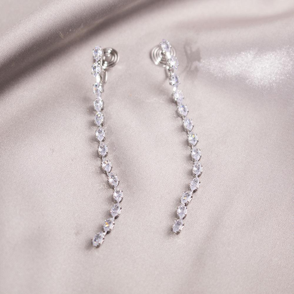 

Легкая роскошь, маленький ароматный ветер, диски от комаров, клипсы для ушей, женские, без пирсинга ушей, нишевые серьги, простые, маленькие и универсальные, серьги Иу